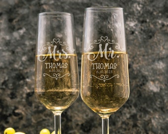 Wedding Gifts, Champagne Flutes Personalized, Set of 2 - Mr and Mrs Champagne Glasses, Engraved Wedding Toasting Glasses Bridal Shower Gifts