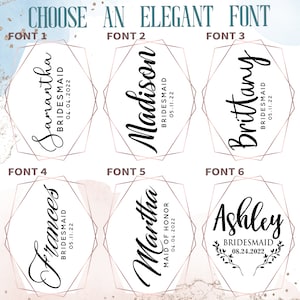 Puede incluir: Imagen que muestra seis opciones de fuente para texto personalizado. Cada muestra presenta un nombre, rol y fecha dentro de un marco geom&eacute;trico. El texto incluye nombres como Samantha, Madison y Ashley, con las palabras "Bridesmaid" y "Maid of Honor".