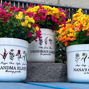 Grandma Gift, Personalized Flower Pot, Personalized Gifts for Mom, Grandmas Garden, Outdoor Flower Pot, Birth Flower Mom Gifts from Daughter