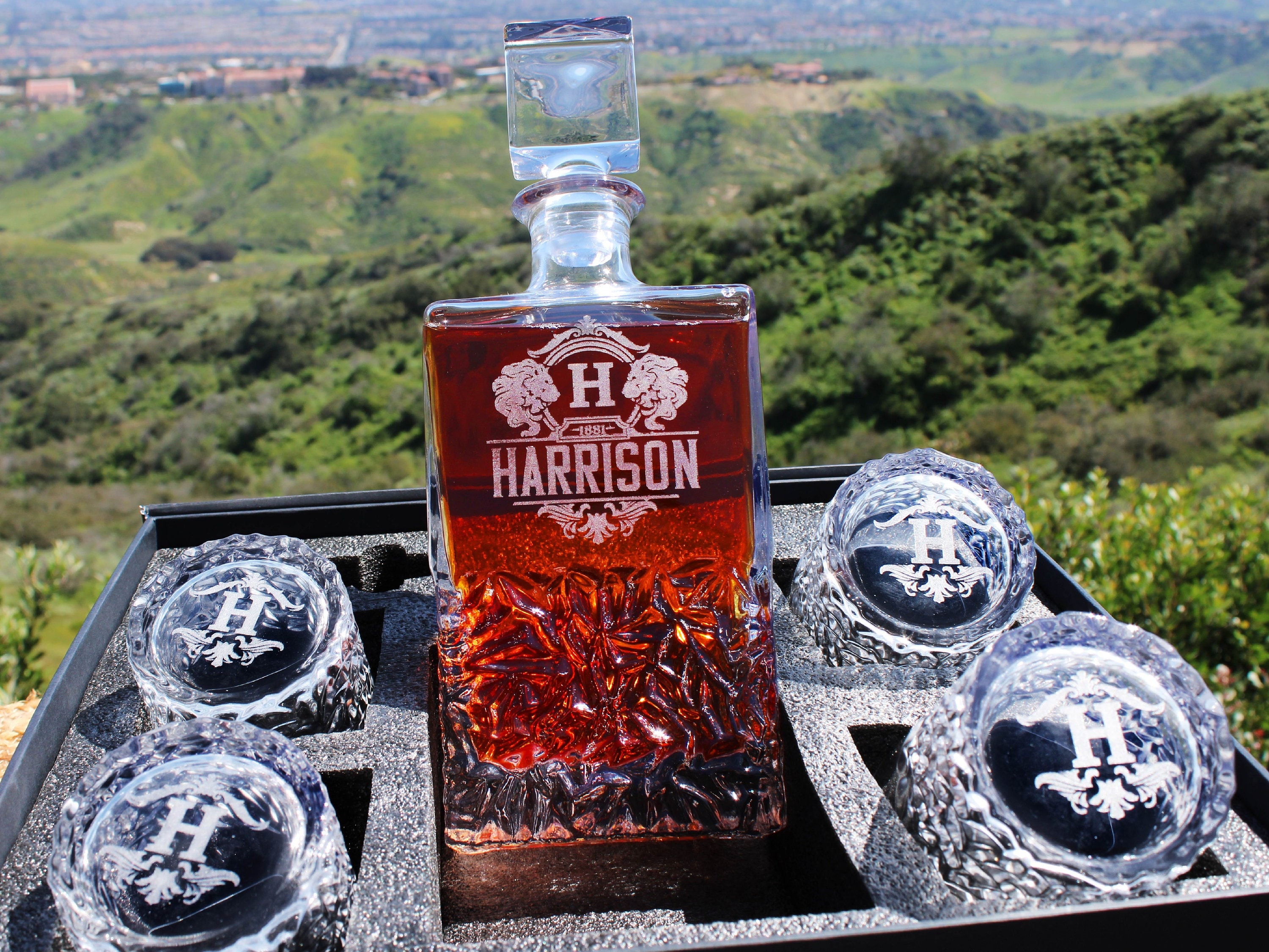 Whiskey Decanter Set Personalized • Groomsmen Gifts for Him • Barware Set for Husband • Gifts for Men • Wedding Gifts • Dad Retirement