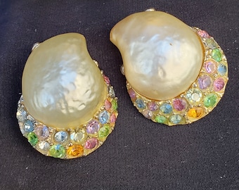 Vintage faux pearl and rhinestone seashell shaped clip on earrings vintagebyTerri