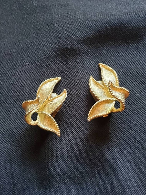 Vintage Emmons Gold Leaf Earrings, brushed gold t… - image 1