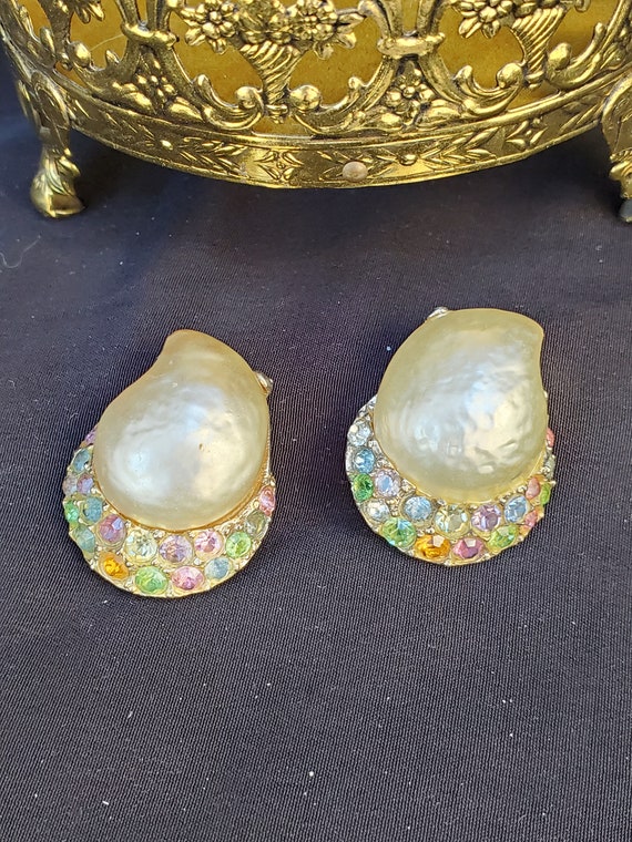 Vintage faux pearl and rhinestone seashell shaped… - image 2