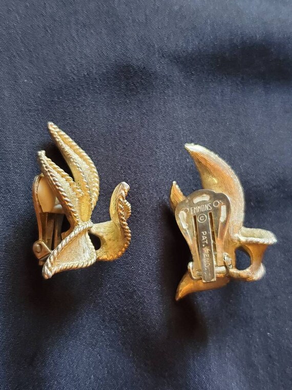 Vintage Emmons Gold Leaf Earrings, brushed gold t… - image 4