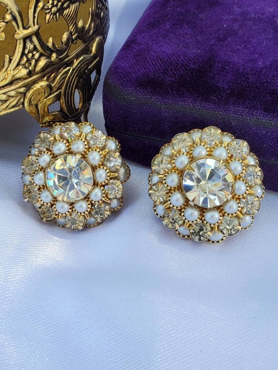 Vintage Judy Lee Dome Rhinestone and Pearl Clip o… - image 1