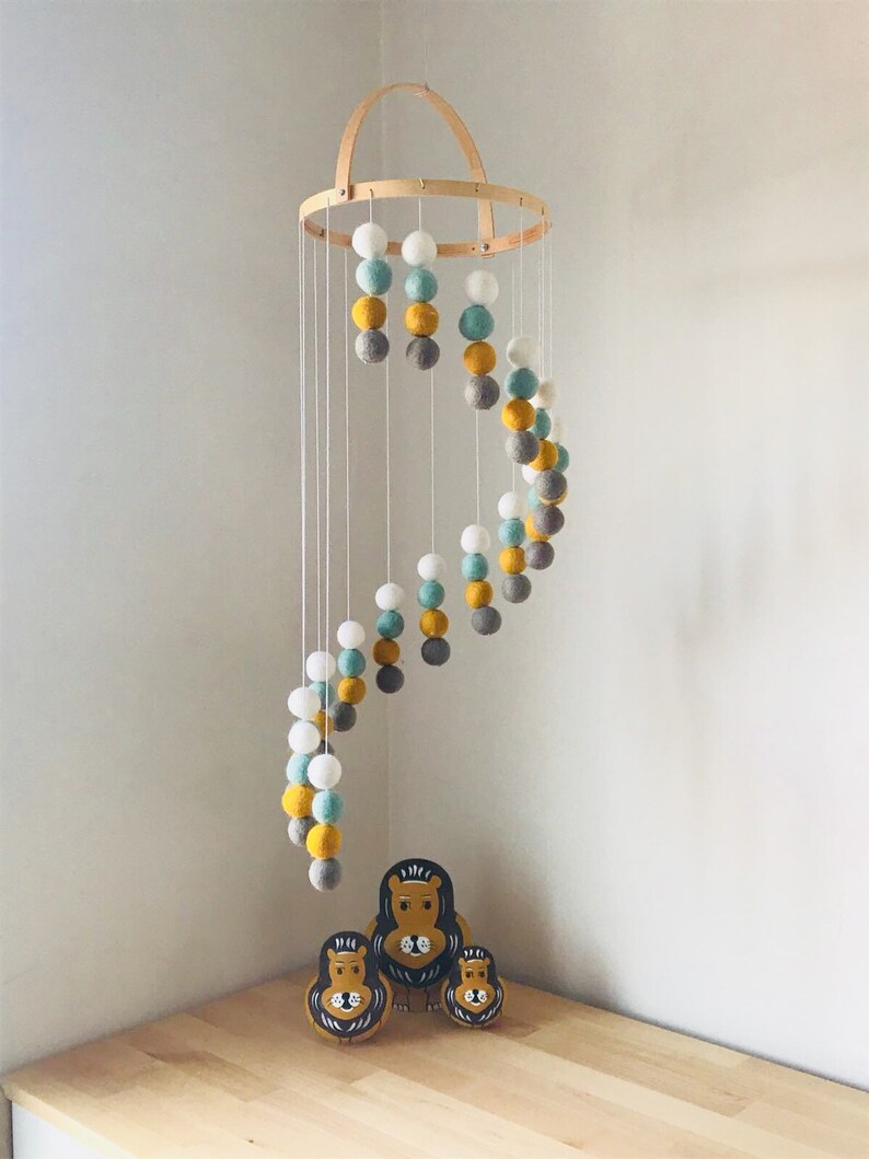 bee cot mobile