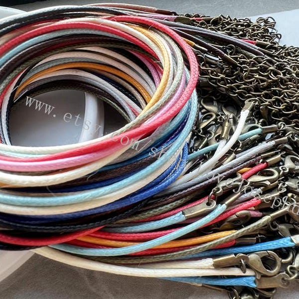 5 pcs 12-28 pouces couleurs mélangées réglables (plus de 22 couleurs) cordons de collier en coton et cire de Corée de 1,5 mm avec petite extrémité de finition