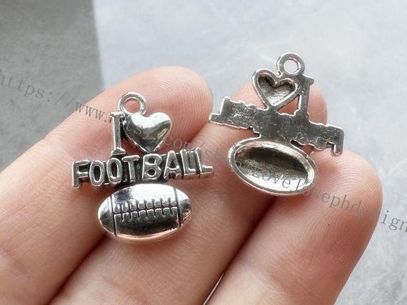 wholesale 39 Pieces /Lot Antique Silver 20X18mm I Love Football Charms