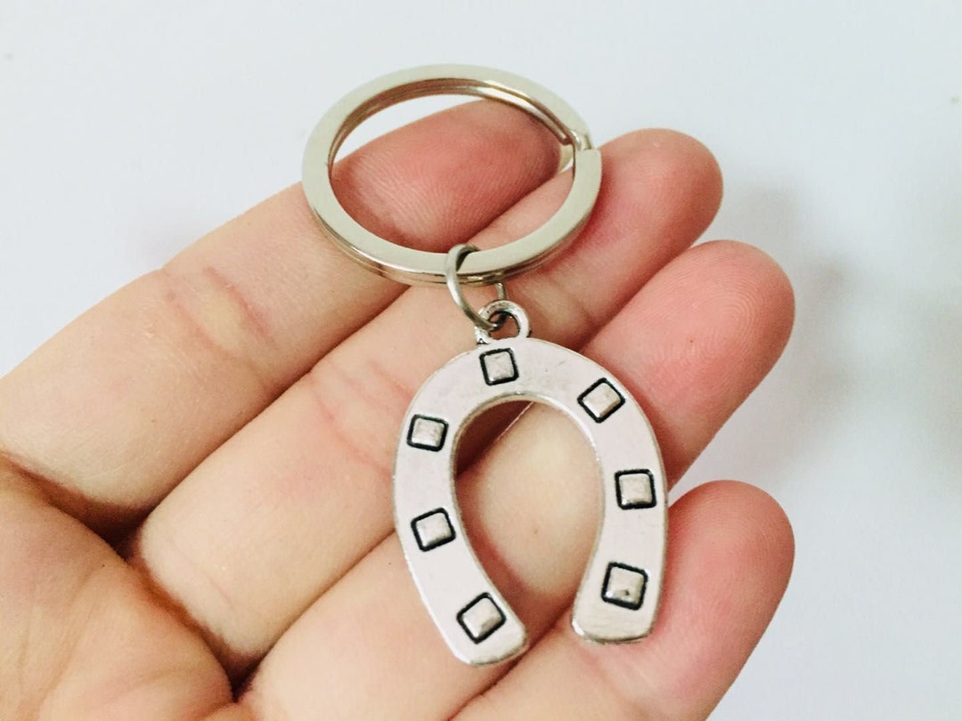 馬蹄キーホルダー、馬蹄ギフトキーリング - Etsy 日本