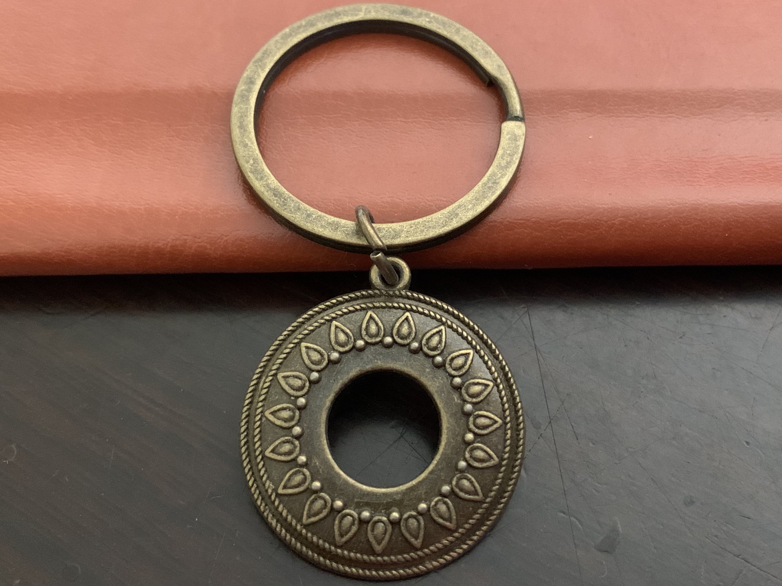 In Circle Key Rings Round Circle Keychain, Round Circle Gifts Key Ring - Etsy