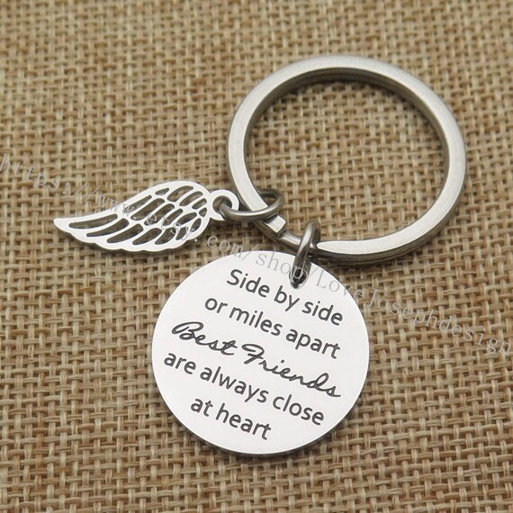 1pc Women'S 'Side By Side, Hearts Forever Linked' Inspirational Keychain,  Encouragement Best Friend Gift Key Ring Pendant