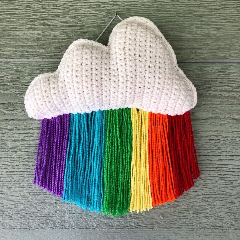 Crochet Rainbow Baby Nursery Wall Hanging Pattern This is a image 0