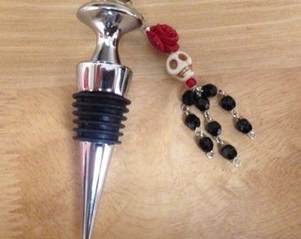 Skull wine stopper, Beaded Halloween topper, Ready to ship
