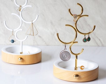 Portagioielli in oro e bianco / Organizzatore di gioielli in metallo / Supporto per anelli in legno / Contenitore multiuso / Espositore per orecchini e anelli