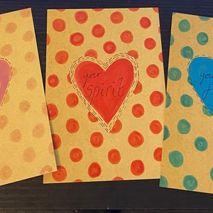 Trio van inspirerende polka dot hart handgemaakte ansichtkaarten op gerecyclede kaart - blanco op de achterkant voor uw boodschap