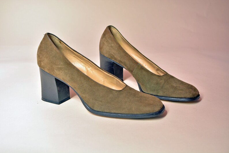 vintage 90s suede heels minimalist olive green black wood stack heel 1990s Nine West neutral minimalism chic shoes 8 8.5 image 4