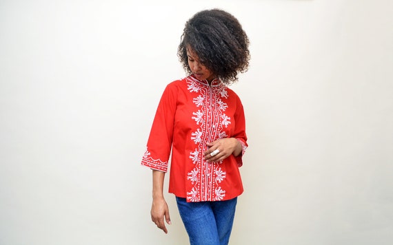 vintage 60s embroidered red blouse 70s Hawaiian e… - image 9