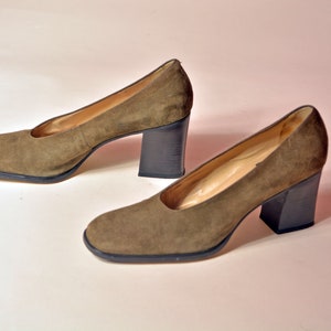 vintage 90s suede heels minimalist olive green black wood stack heel 1990s Nine West neutral minimalism chic shoes 8 8.5 image 2