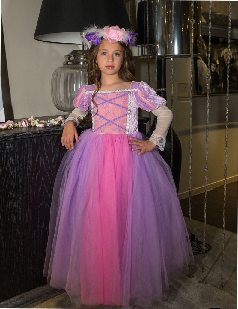 Visiter la boutique DisneyDisney Robe de princesse Raiponce avec cape et bandeau 