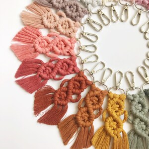 Steg för steg makraményckelrings-DIY-mönster för nybörjare bild 7