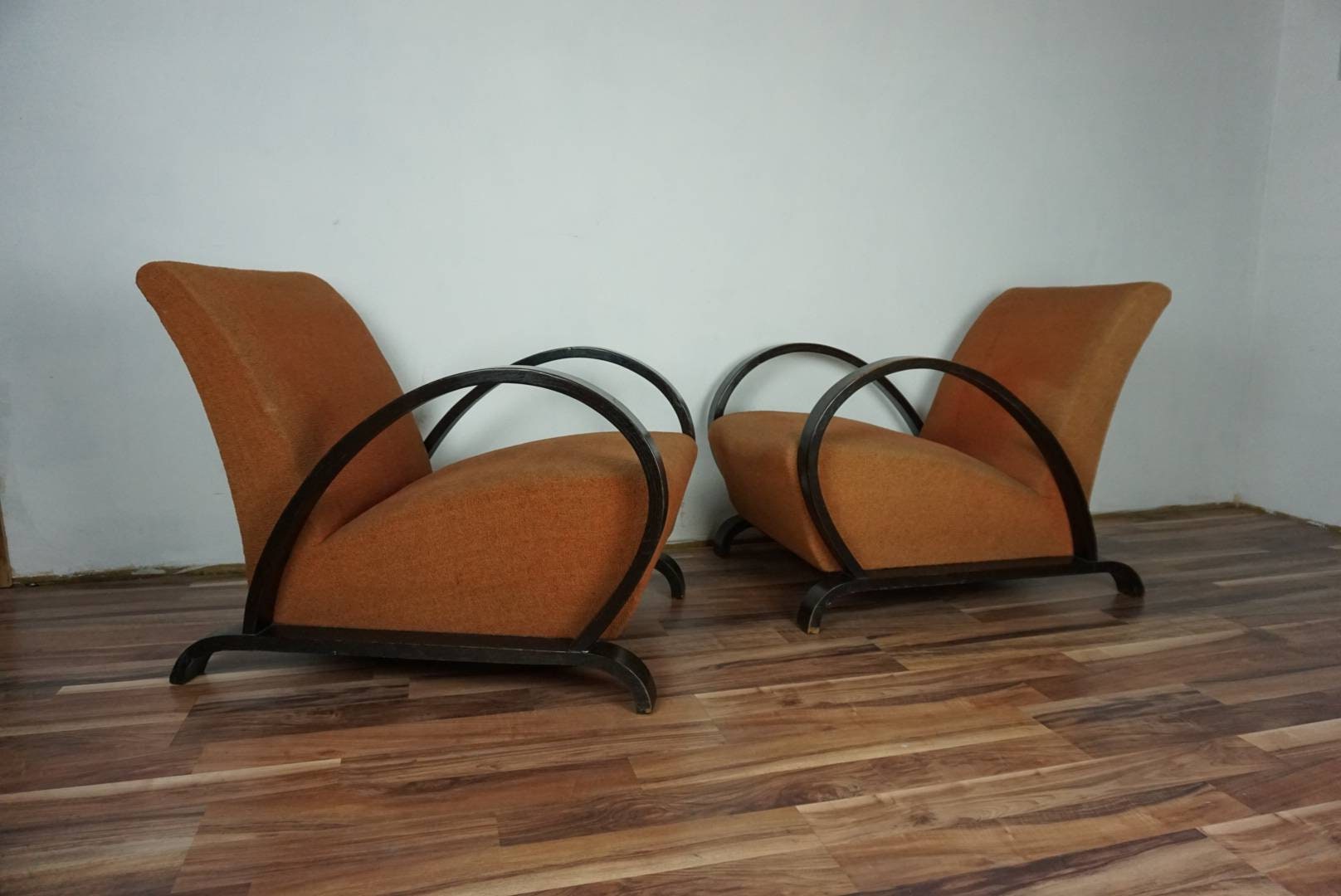 2 dos sillones antiguos estilo art decó. Dos butacas estilo modernista.  Silla descalzadora antigua art decó.