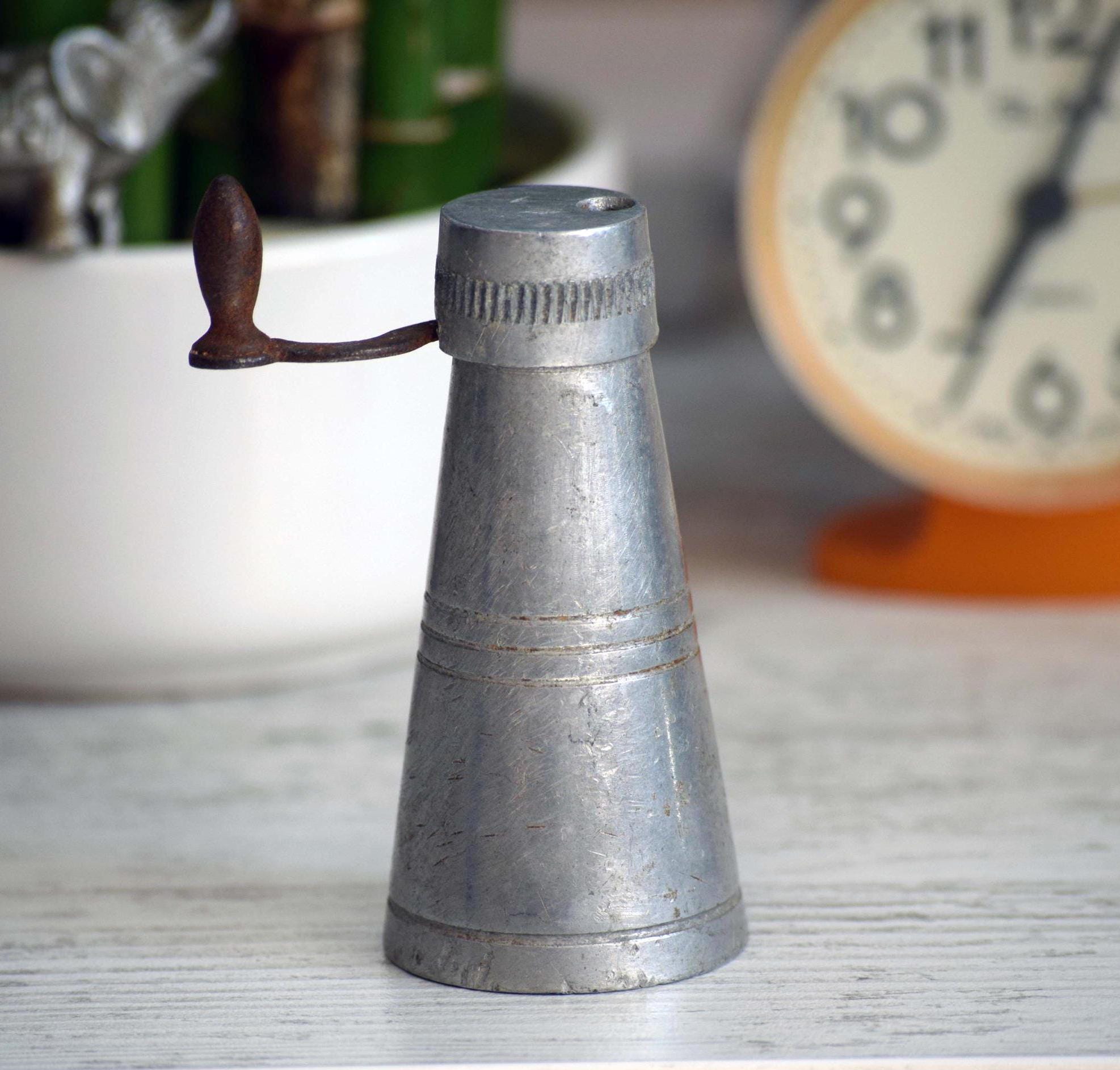 Aluminum pepper grinder, Pepper grinder, Vintage spices grinder, Spices mill, Salt mill, Pepper grinder, Rustic decor, Collectible