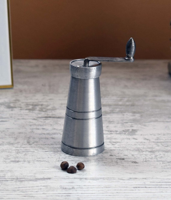 aluminum pepper grinder