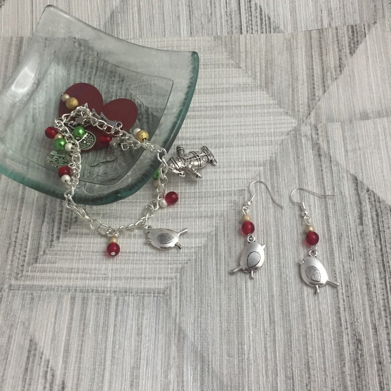 Christmas Robin Earrings, stocking filler gifts, winter style earrings, red and gold bead earrings, pierced earrings, dangle drop earrings image 9
