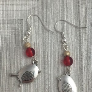 Christmas Robin Earrings, stocking filler gifts, winter style earrings, red and gold bead earrings, pierced earrings, dangle drop earrings image 7