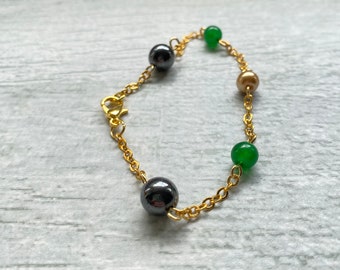 Simple summer vibes bright green chalcedony and hematite bracelet. Classic summer gift for sister, gold chain bracelet.