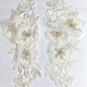 White 3D Flower Lace Applique with Rhinestones and Pearls (Pair)