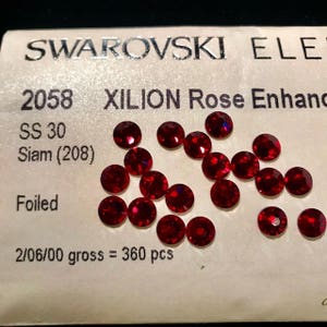 Echte SS16 Swarovski Siam Kristalle mit flacher Rückseite SS16, 4 mm, Swarovski Strass (144 Stück / Packung)