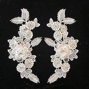 Aplique de encaje de flores 3D con diamantes de imitación para coser (precio por par)