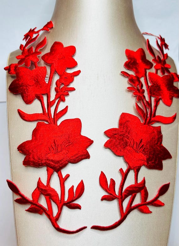 Parche bordado con flor roja: DIY (1 par)