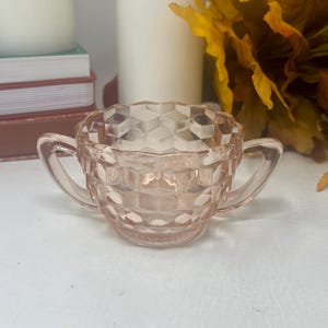 Vintage Pink Depression Glass Jeanette Cubist Sugar Bowl, Pink Sugar Bowl, Depression Glass, Geometric Cubes Sugar Dish, Pink Glass 1930s
