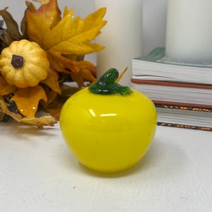 vintage pomme jaune en verre soufflé à la main, verre de style de Murano, verre d&#39;art, fruit en verre, pomme de fruit en verre décorative, cadeau pour l&#39;enseignant
