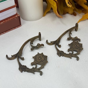 Vintage Floral Filigree Art Deco Brass Wall Hooks Pair of Two, Set of 2 Brass Wall Hooks, Drawer Pulls, Decorative Brass Wall Decor