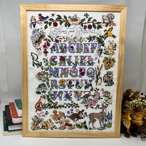 Donna Kooler 555 Flora und Fauna Kreuzstich komplett gerahmt, Vintage Kreuzstich, Kinderzimmer Dekor, ABC, Waldtiere, Wanddekoration
