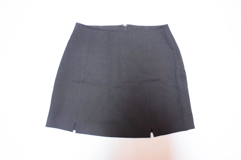 Skirt Black sheath years 90 with front vents