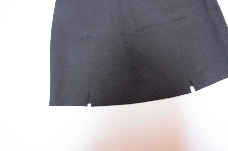 Skirt Black sheath years 90 with front vents