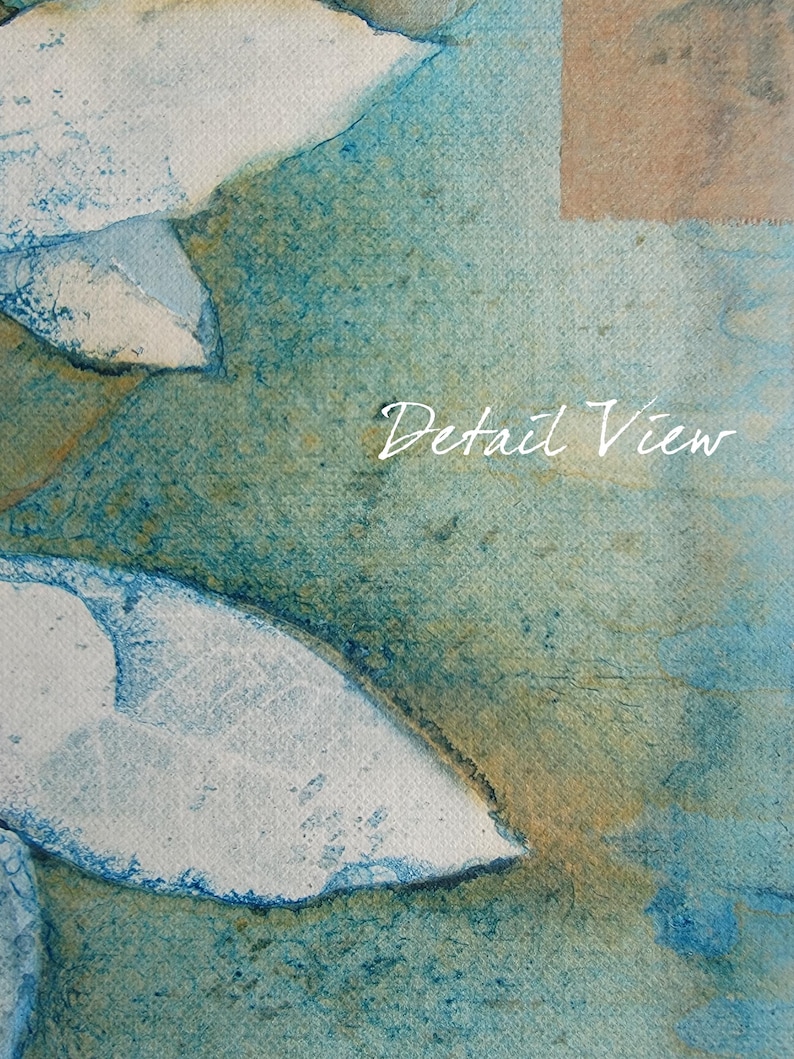 K&ouml;nnte beinhalten: Abstrakte Aquarellmalerei mit einer Nahaufnahme von wei&szlig;en, blauen und t&uuml;rkisfarbenen Formen. Der Text "Detail View" ist kursiv geschrieben. Das Kunstwerk hat ein strukturiertes Aussehen mit sichtbaren Pinselstrichen und Farbvariationen.