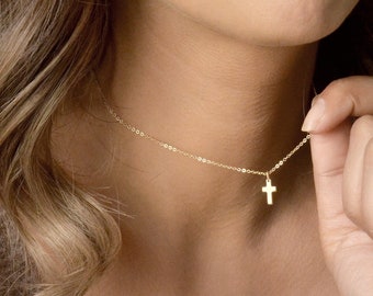 BLESSED Kleines Kreuz Halskette • Gold Kreuz Halskette • Kreuz Halskette • Zierliche Halskette • Zierliche Kreuz Halskette • Kleines Kreuz