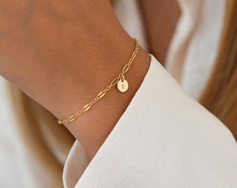 MIKA Dainty Chain Initial Bracelet • Petit disque personnalisé • Tiny Circle Tag • Bracelet initial personnalisé • Remplissage d'or • Argent sterling • Cadeau