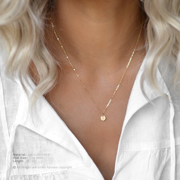 AKELA 14K massief gouden initiële ketting • Delicate initiële ketting • Kleine ketting • Gepersonaliseerde ketting • Charmeketting • Zilver • Gouden vulling