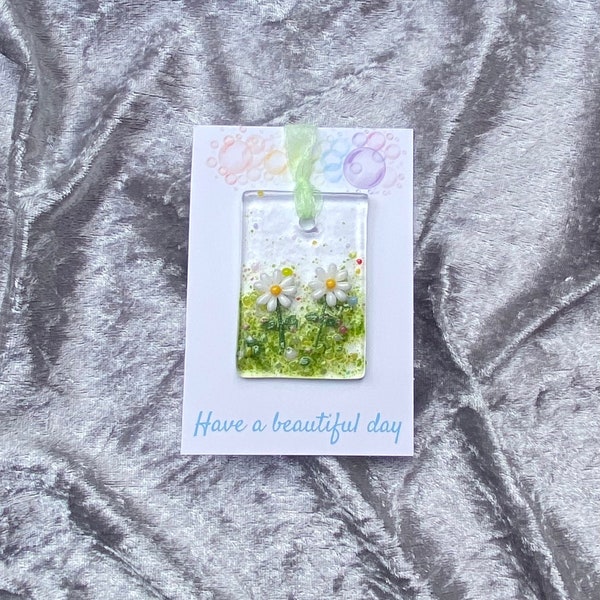 Daisy fused glass daisies sun catcher/ Easter spring / mothers day/ letterbox gift / Birthday card gift / stocking filler