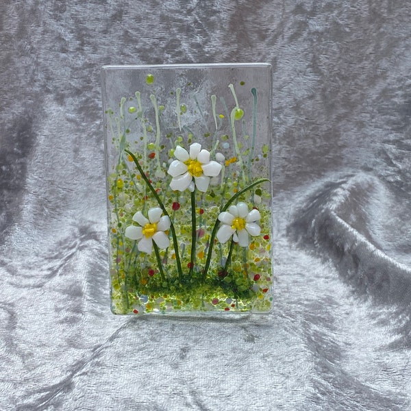 Daisy daisies glass tea light holder / fused glass / Mother's Day / glass flower / Easter gift / candle holder