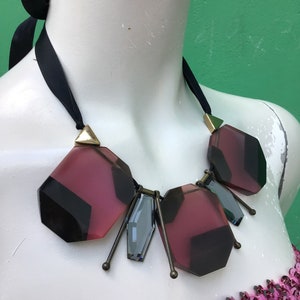 VINTAGE PLEXIGLAS COLLAR |Handmade vintage collar | Plexiglass collar| Fashion vintage| Vintage plexiglass collar | Fashion luxury collar