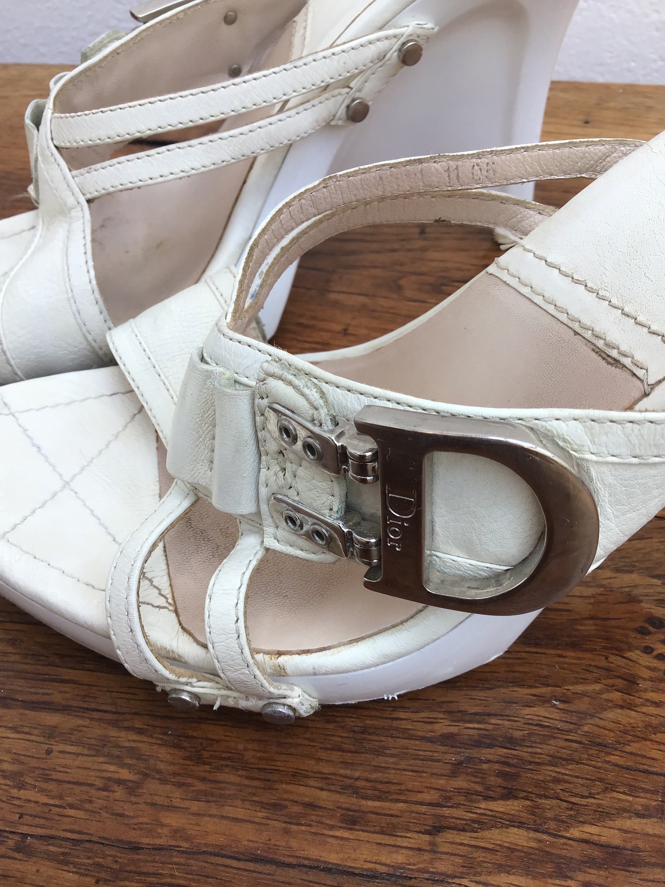 靴 Vintage Dior White Leather Sandals 37 CHRISTIAN DIOR SABOT| Monogram Brand Sabot | Fashion Vintage