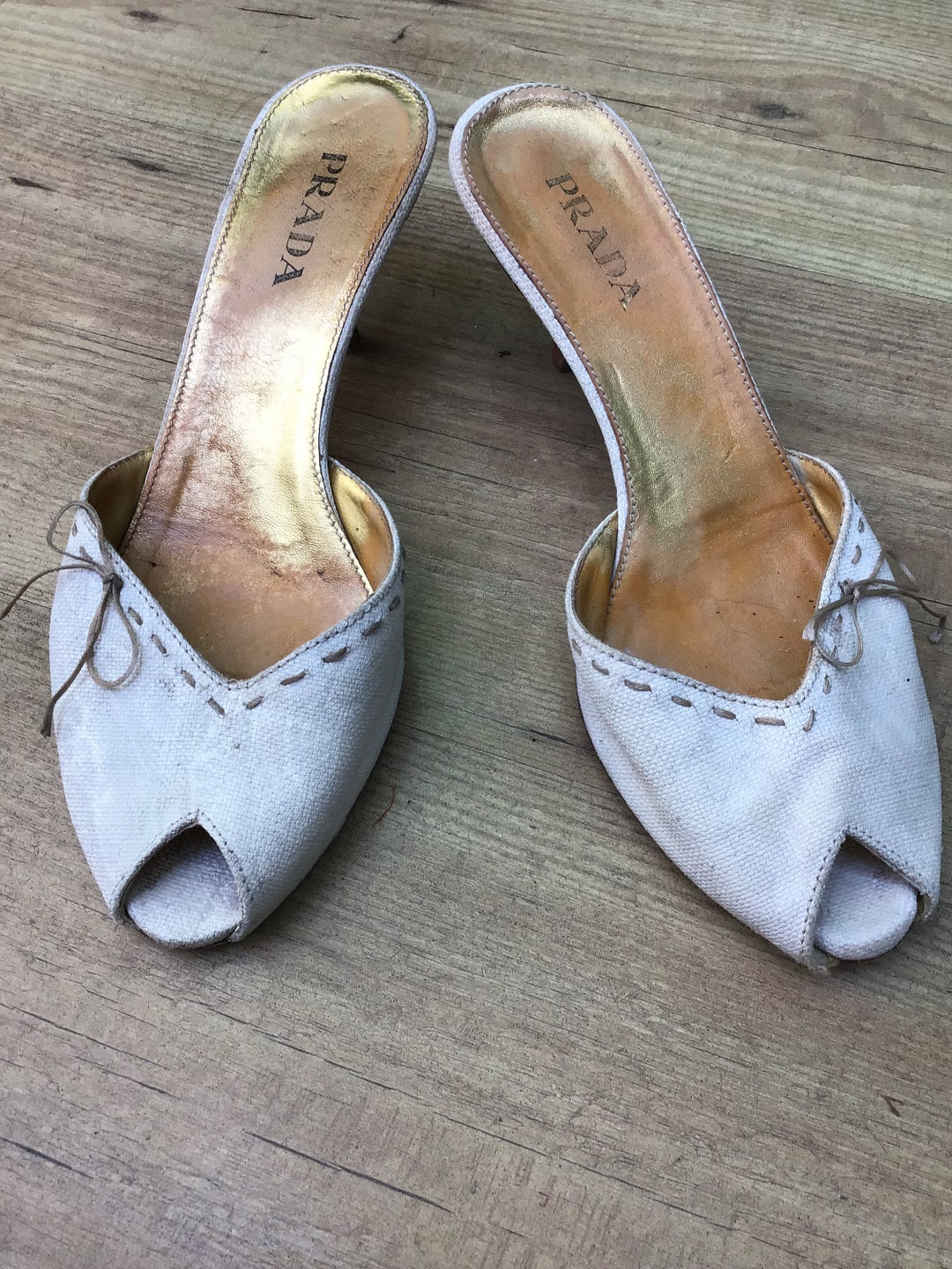 靴 Prada Vintage Beige Canvas Mules 35 Prada Vintage Beige Canvas Mules 35