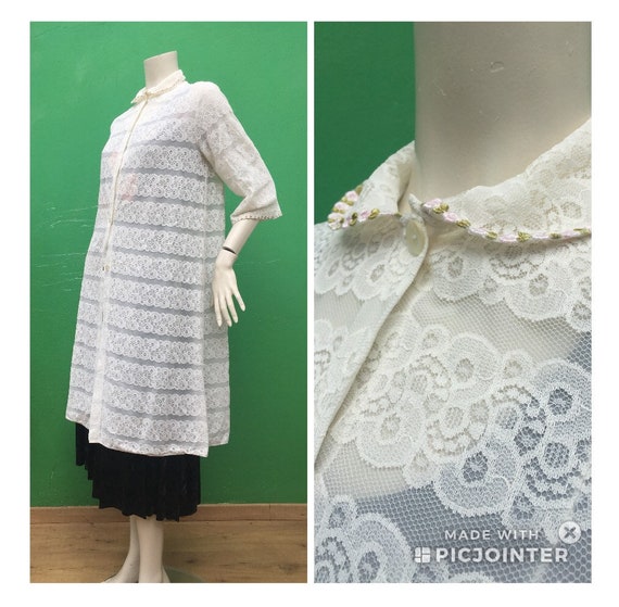 LACE DRESSING GOWN 70s Vintage lace dressing gown